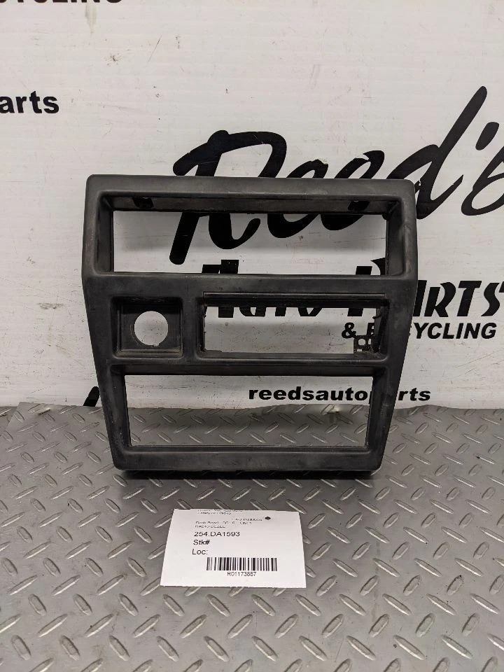 1986-1993 Nissan Hardbody Pickup D21 Pathfinder OEM Center Dash A/C Radi 1173887 - Image 1 of 4