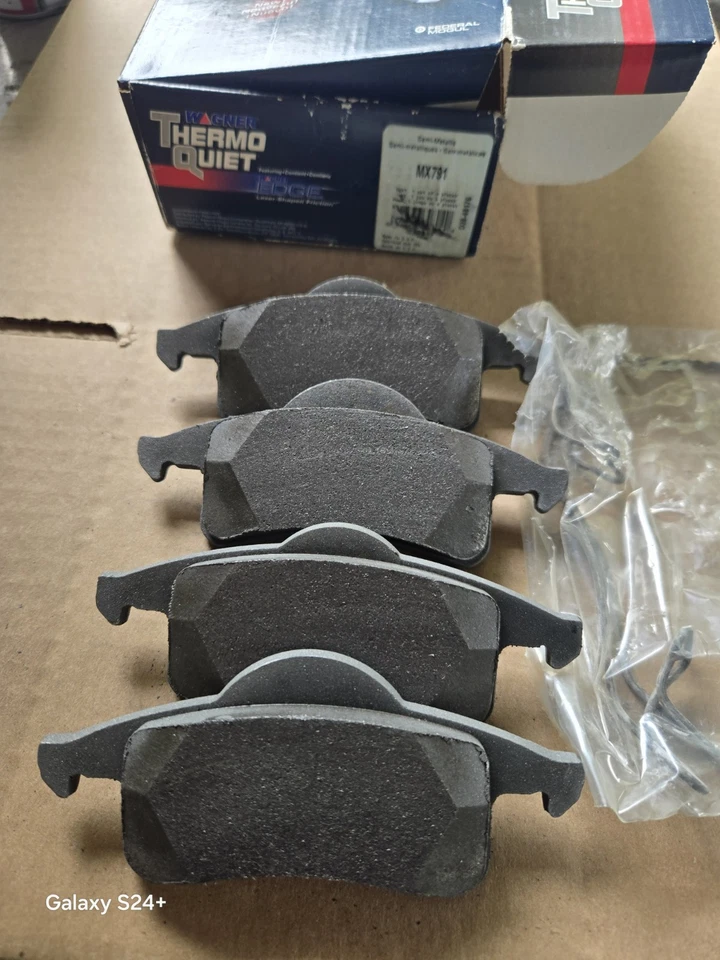 Wagner TQ Rear Disc Brake Pad Set 1999 2000 2001 2003 2004 Jeep Grand Cherokee - Image 1 of 1