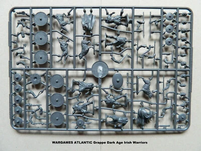 WARGAMES ATLANTIC Grappe Dark Ages Irish Warriors Figurines 28mm plastique