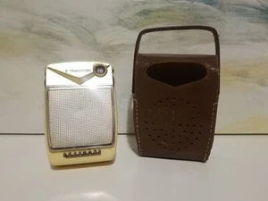 Vintage 1960's Realtone 6 Transistors Radio TR-8611 With Leather Case - WORKS - Picture 1 of 6