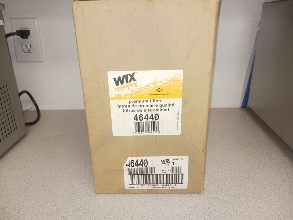 Filtro de aire WIX 46440 para camioneta Chevy Suburban Chevrolet Tahoe C1500 GMC Yukon Foto 1 de 3