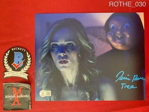Jessica Rothe foto autografata firmata 8x10 albero Happy Death Day Beckett COA - Foto 1 di 4