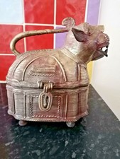 LARGE ANTIQUE CHINESE BRASS FOO DOG CASKET 2.3k