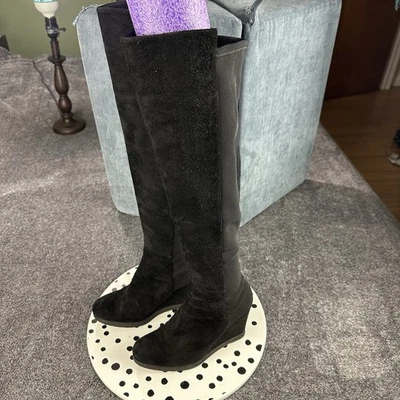 Botas hasta la rodilla Stuart Weitzman con tacón de cuña 7 M negras Foto 1 de 4