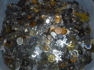 Katholische Medaillen Menge 1/2 Pfund, 1/2 Pfund Heilige, Kruzifix, Anhänger - Bild 1 von 6