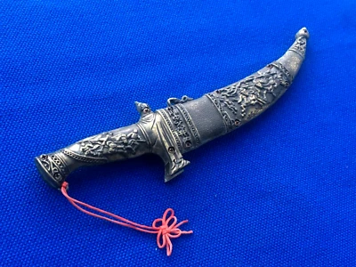 Cuchillo de recuerdo vintage, caballero Foto 1 de 4