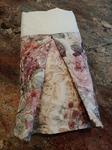 Falda de cama Croscill TWIN Cotswold canela floral damasco 13" dividida por gota - Imagen 1 de 7