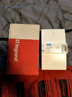 Disjoncteur différentiel Legrand Baco Tétrapolaire (triphasé) 300mA, 10-30A NEUF - Photo 1/4