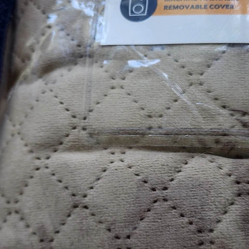 Pendleton 7 lb Velvet Weighted Lap Throw Blanket Beige 27 in x 30 in NEW - Image 1 of 4