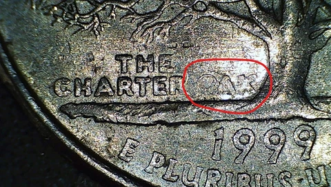1999 Connecticut State Quarter with Grease Strike Error Nearly Missing "OAK" Cover