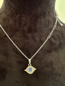 Delicate Silver and Blue Evil Eye Neklace Vintage - Picture 1 of 3