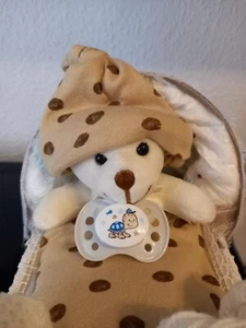 Geschenk zur Geburt - Baby Kinderwagen aus Windeln und Babysachen - Bild 1 von 6