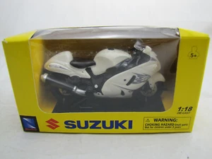 New-Ray 67483 Suzuki GSX 1300R 2010 - 1:18 - Bild 1 von 6