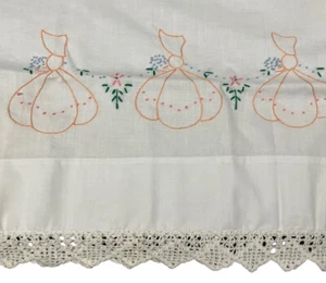 Bonnet Ladies Vtg Hand Embroidered Pillowcase Hand Crocheted Lace Cottagecore - Picture 1 of 8