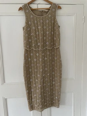 Vestido Frock and Volantes - Superposición de vieira con cuentas adornadas - Desnudo - UK12 EUR40 US8 Foto 1 de 4