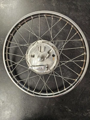 Yamaha DT400 1976 conjunto de freno de cubo/llanta de rueda delantera - recto y verdadero Foto 1 de 4