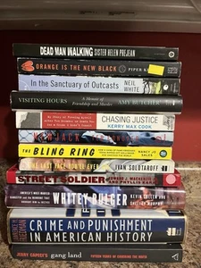 12 Bücher Lot True Crime Gefängnis Polizei Gefängnisse Todesstrafe Sachbuch - Bild 1 von 13