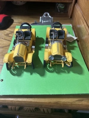 2 Franklin Mint 1915 Stutz Bearcat One Missing Headlight - Image 1 of 4