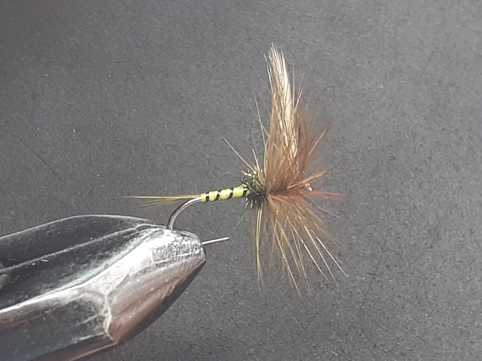 RIOYLAGOMOSCAS 3 EFÉMERAS DÁNICAS PARA PESCA A MOSCA