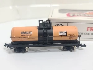 NIB Bachmann N Scale 73661 Hooker 41' 3 Dome Chemical Tank Car GATX 69502 - Picture 1 of 11