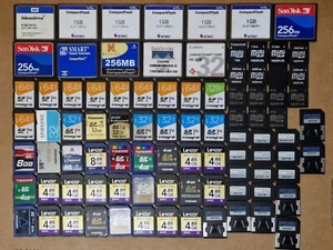 Lot de 89 cartes mémoire MMC SDHC SDXC MINI SD CF travaux en vrac - Photo 1 sur 1