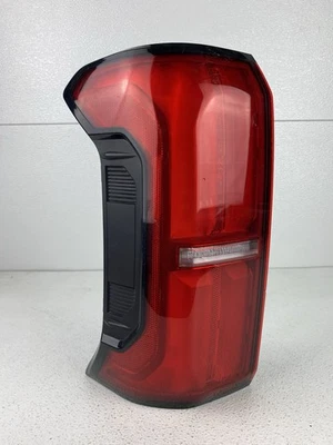 Lanterna traseira de LED 2024 2025 TOYOTA TACOMA LADO ESQUERDO DO MOTORISTA FABRICANTE DE EQUIPAMENTO ORIGINAL - Imagem 1 de 4