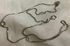 17" Sterling Silver 925 Box Chain Necklace (1.4 gm) - Picture 1 of 4
