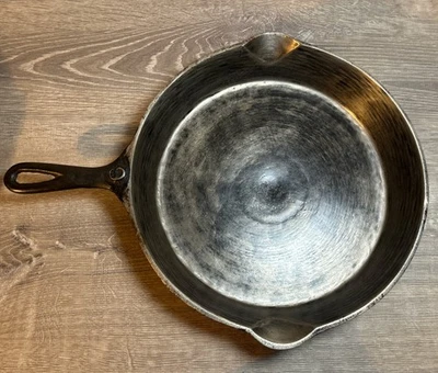Sartén antigua de hierro fundido SJ #9 de colección con anillo térmico Foto 1 de 4