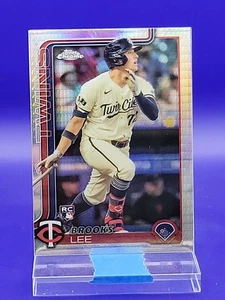 Brooks Lee 2025 Topps Chrome Prism Refractor RC SP 🔥 Twins - Picture 1 of 2