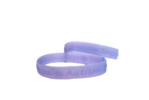 Pulsera Autism Support Awareness púrpura BRILLA EN LA OSCURIDAD NUEVA - Imagen 1 de 2