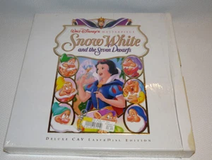 Walt Disney's Deluxe Edition (LaserDisc): Snow White And The Seven Dwarfs - Picture 1 of 4