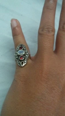 Muy bonito anillo Nicky Butler plata esterlina 925 piedra lunar granate talla 5 Foto 1 de 4