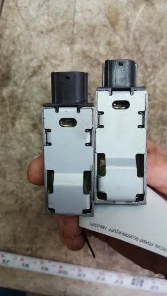 02 03 04 INFINITI i35 LEFT & RIGHT(BOTH) BAGS SIDE IMPACT CRASH SENSORS 2004 - Изображение 1 из 4