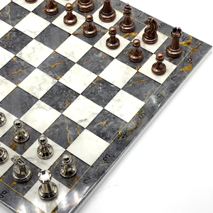Juego de ajedrez de madera con patrón de mármol gris de 14" y piezas y tablero de ajedrez clásico de metal - Imagen 1 de 10