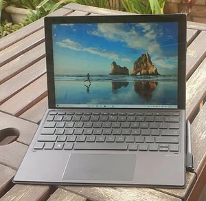 HP Spectre x2 - i7 7th Gen - 256 SSD GB - 8 GB Ram (Touchscreen not working) - Picture 1 of 8