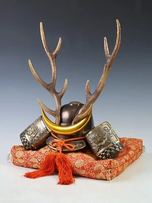 Casco Samurai Kabuto -Yamanaka Shikanosuke- Tipo Alto Grado Tsushima Foto 1 de 4