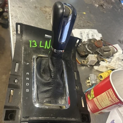 20 13–17 Lincoln MKT automatic floor shifter - Image 1 of 4