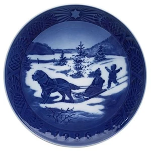 Royal Copenhagen Christmas Plate 1986 - Christmas Holidays - Picture 1 of 1