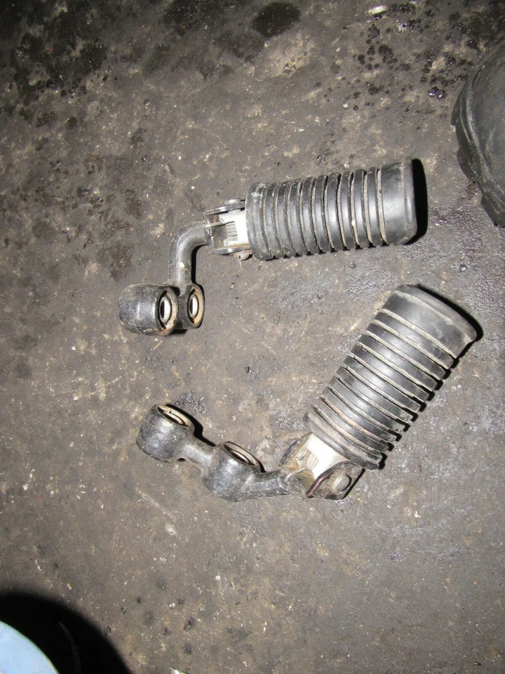 Clavijas delanteras izquierda derecha Suzuki GS850 G 1981 Foto 1 de 1