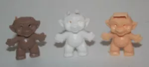 LOT OF VINTAGE VENDING MACHINE CARNIVAL DIMESTORE PLASTIC TROLL 1" HONG KONG - Picture 1 of 4