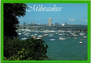 Downtown Milwaukee entnommen vom South Shore Yacht Club, Wisconsin Postkarte - Bild 1 von 2