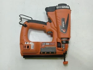 NEW DISPLAY MODEL PASLODE 916000 Brushless 16 gauge gun cordless - Picture 1 of 5