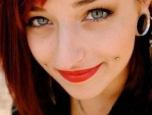 2 Stück 16 g 19 mm Länge 4 mm Kugeln Chirurgenstahl WANGEN Ohrstecker. - Bild 1 von 2