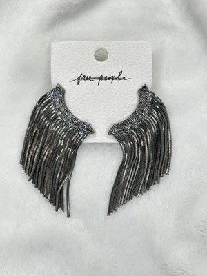 NEW Free People Earrings Gun Metal Fringe Dangle Kiss Kiss Ear Cuff In Hammered Foto 1 de 3