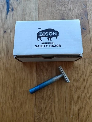 Karve Bison Rasierhobel (Razor) Farbe Glacier in sehr gutem Zustand - Bild 1 von 4