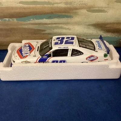 Camaro NASCAR 2013 - 1:24 * Kyle Larson # 32 Clorox Foto 1 de 4