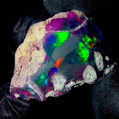 Black Opal rough, Natural Fire opal gemstone raw, Ethiopian opal 25.5Ct 26x17 mm - Image 1 of 4