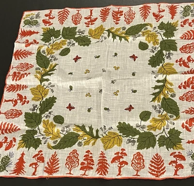 VINTAGE HANKIE - BEAUTIFUL  FALL COLORS LEAVES, ACORNS TREES & MORE - LINEN - Image 1 of 4