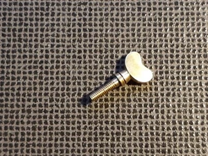 King Super 20, Saxophone Neck Screw - Picture 1 of 3