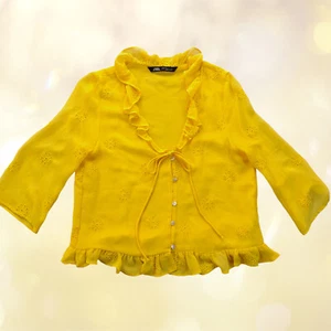 Zara crop top/sheer/PXS fit (C32)/yellow/ scoop neck+tie/3/4 sleeves/buttons - Picture 1 of 8